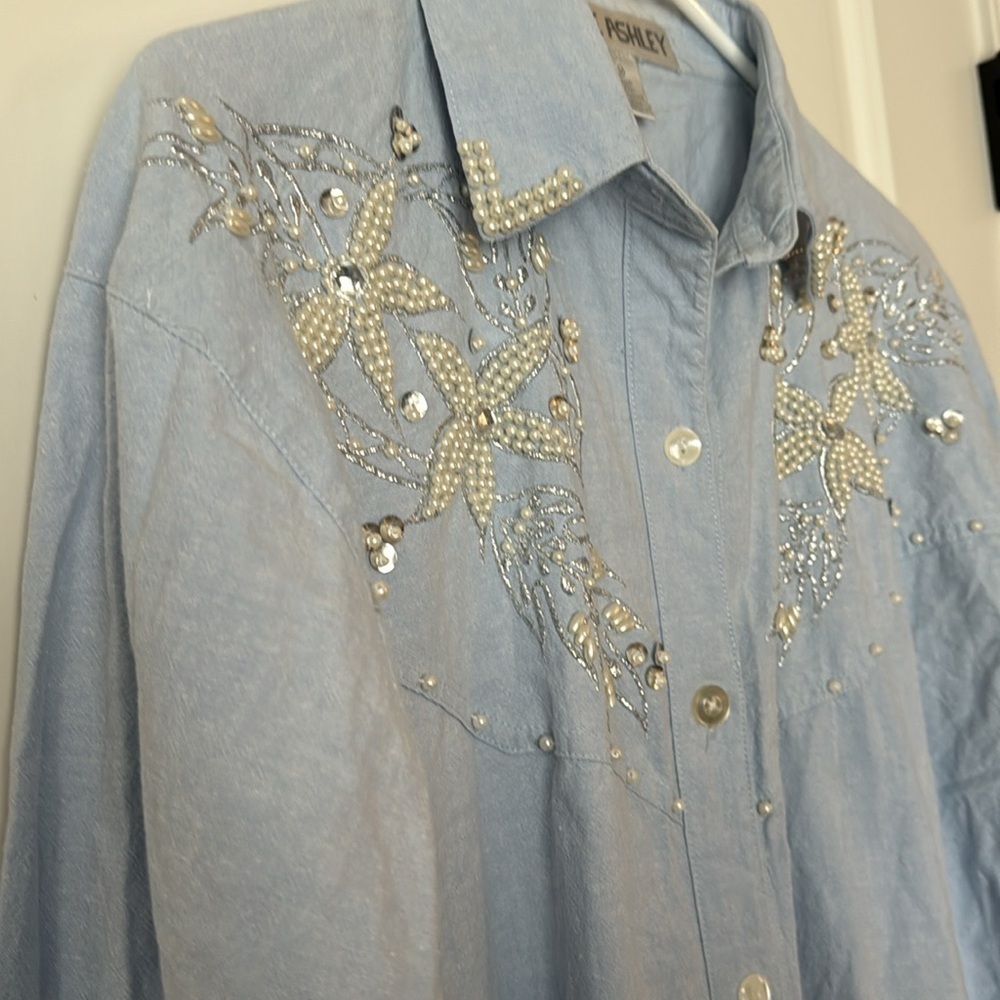 Jane Ashley Denim Floral Beaded pearl button up, women’s size medium - Picture 3 of 11